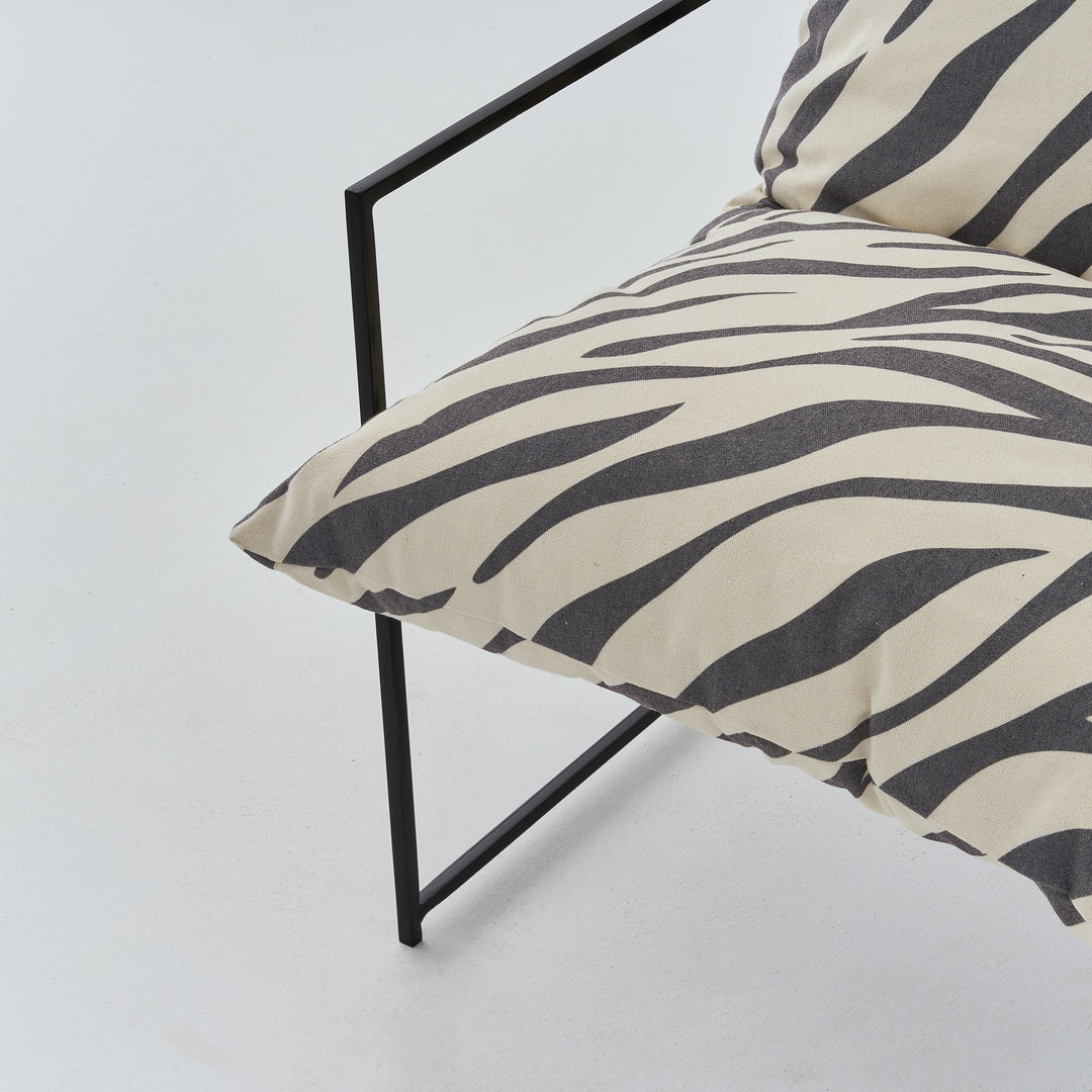 "Hollow-C" - Indoors Armchair