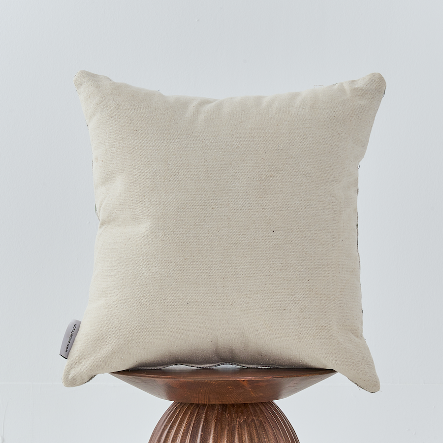 "Classic" - 40x40 Cushion